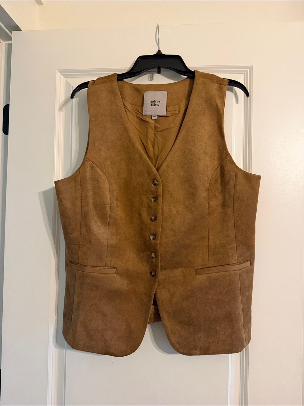 Outres Filles Women's Tan Suede Button-Front Vest